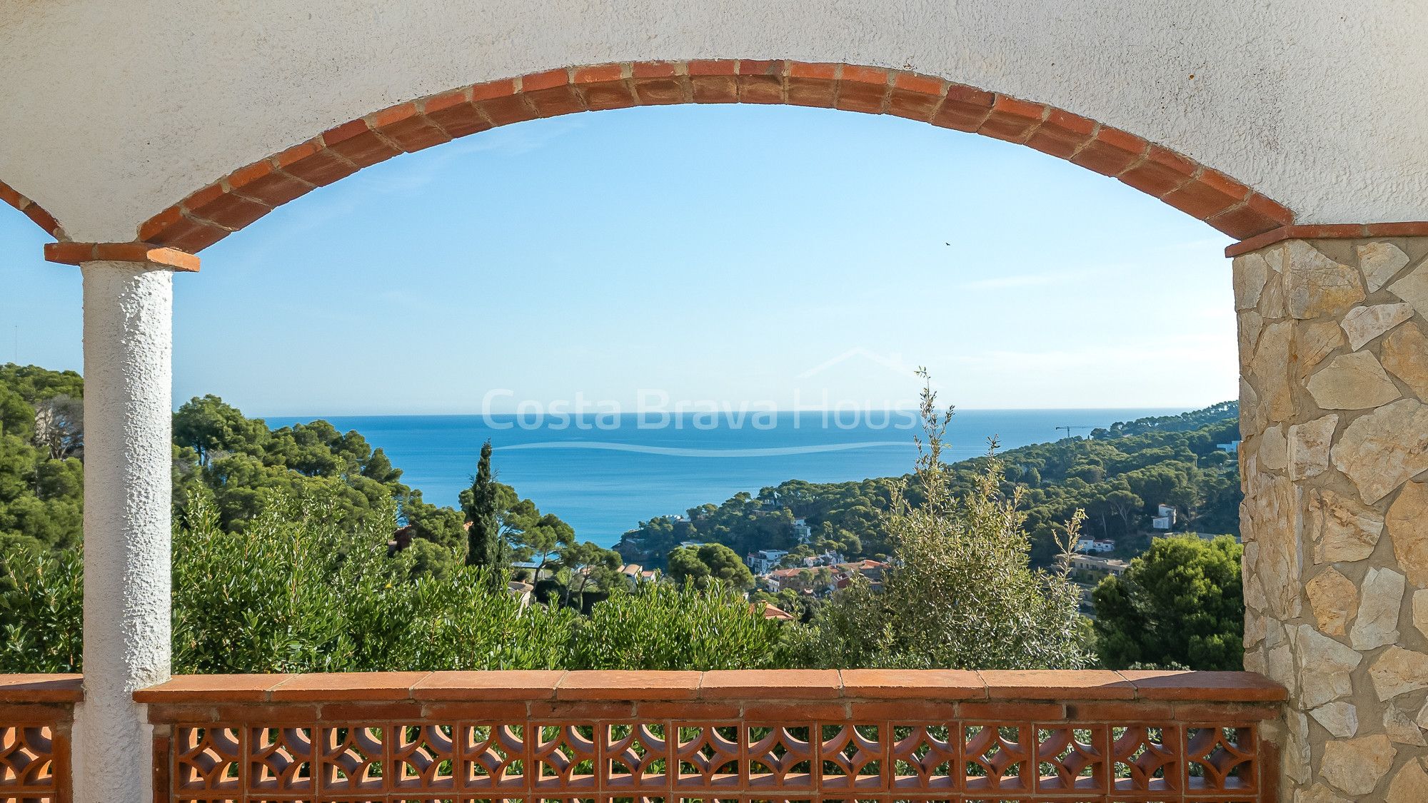 Vista exterior de Casa o xalet en venda en Begur amb Calefacció, Terrassa i Traster