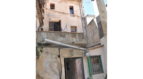 Casa de pueblo con gran potencial de reforma en venta en Pollensa