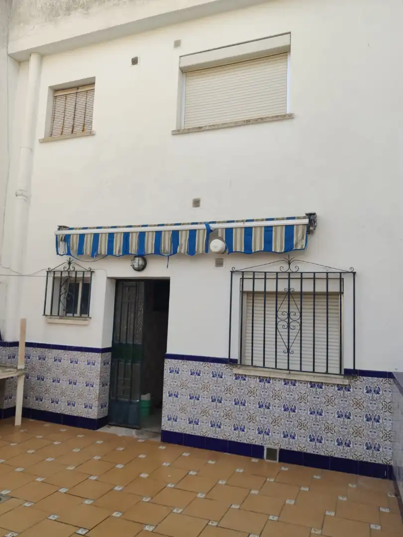 Vista exterior de Casa o chalet en venta en Los Barrios con Jardín privado y Amueblado