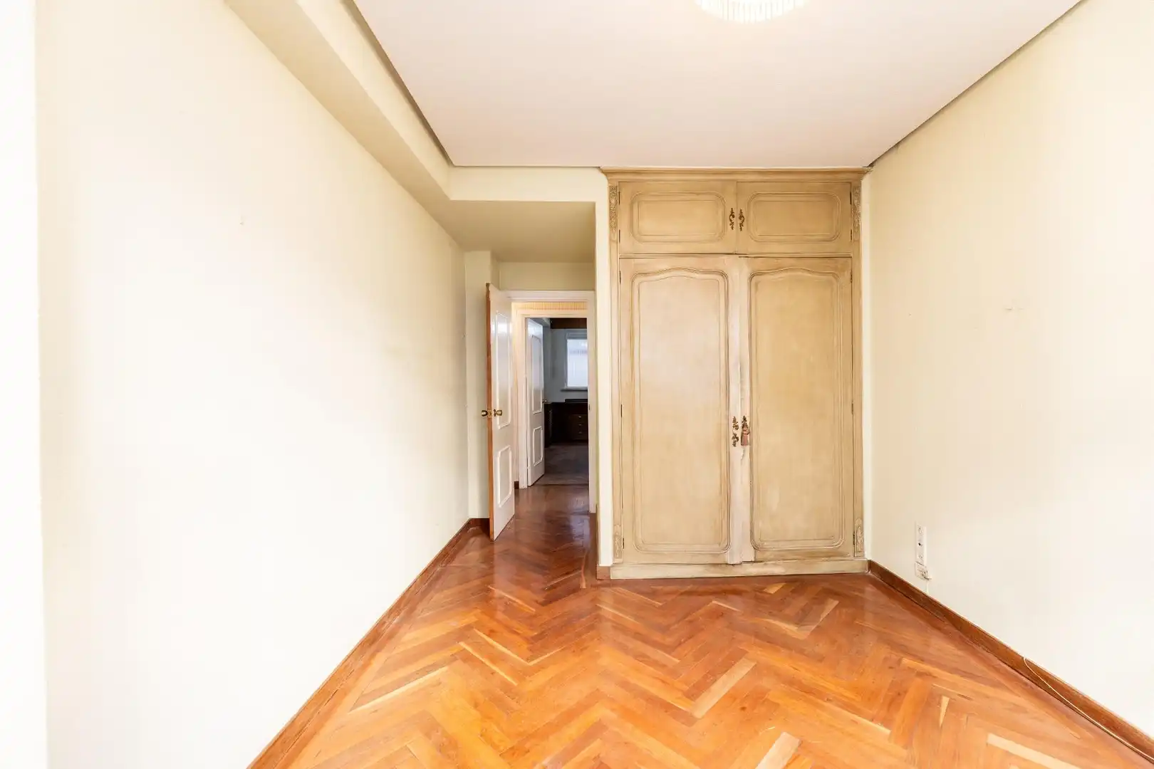 Schlafzimmer von Wohnung zur Miete in Madrid mit Heizung und Parkett