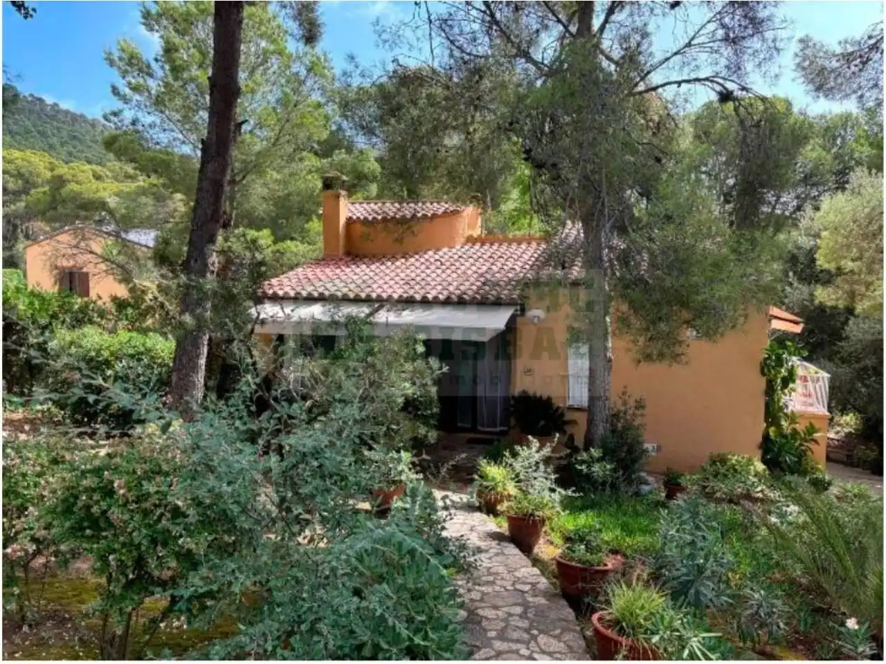 Garden of Houses for sale in L'Estartit  with Air Conditioner, Heating and Private garden