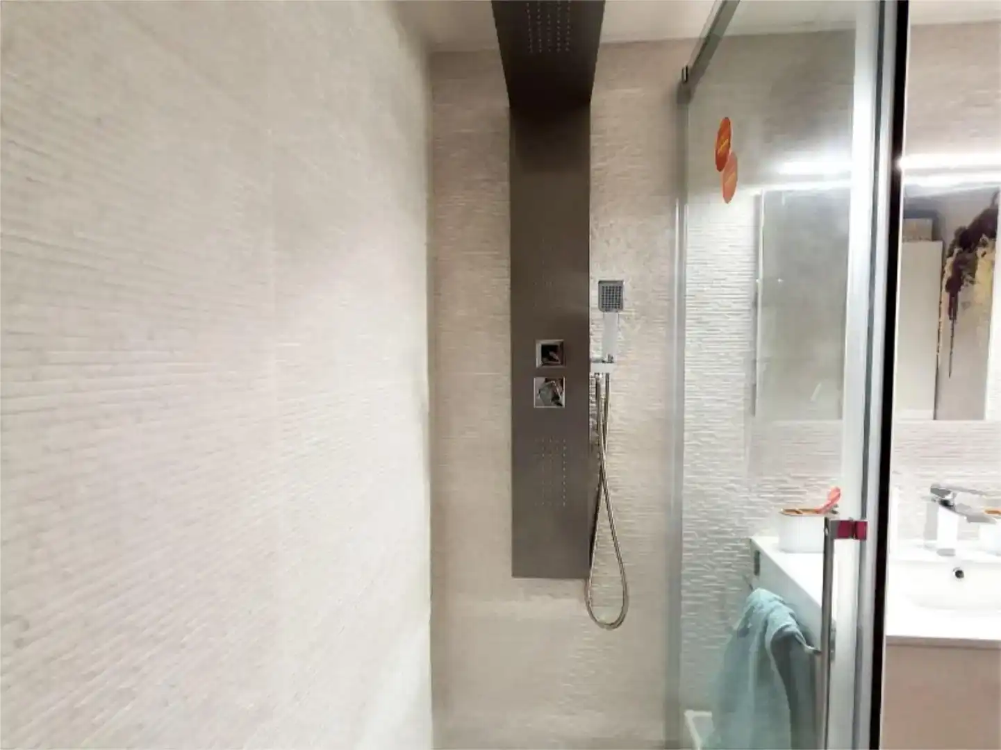 Bany de Pis per a compartir en Sevilla amb Aire condicionat, Jardí privat i Piscina