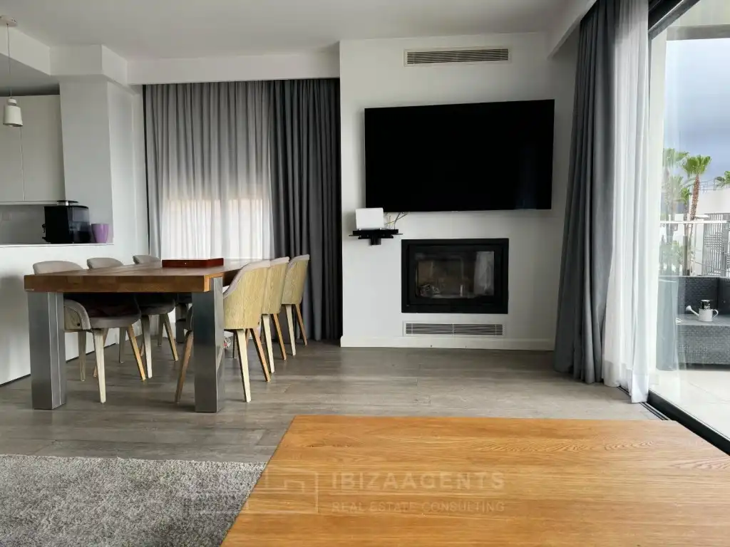 Sala de estar de Apartamento en venta en Santa Eulària des Riu con Aire acondicionado, Calefacción y Piscina