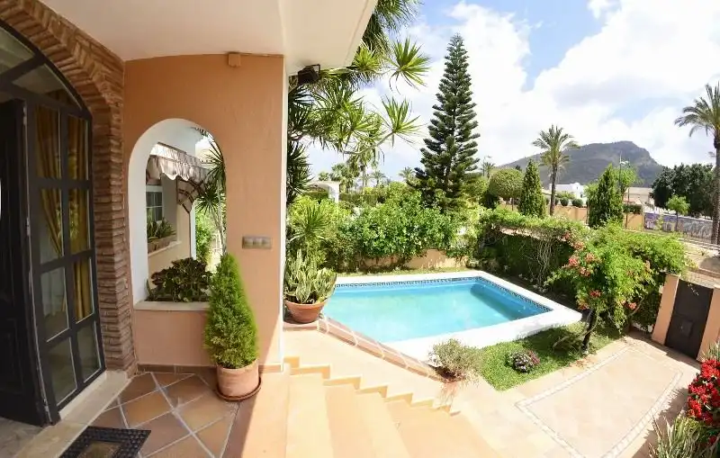 Jardí de Casa o xalet en venda en Alhaurín de la Torre amb Aire condicionat, Calefacció i Jardí privat