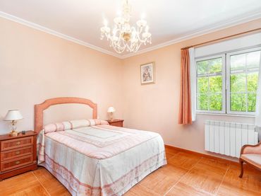 Casa con jardín en venta en RIOCASTIELLO 28