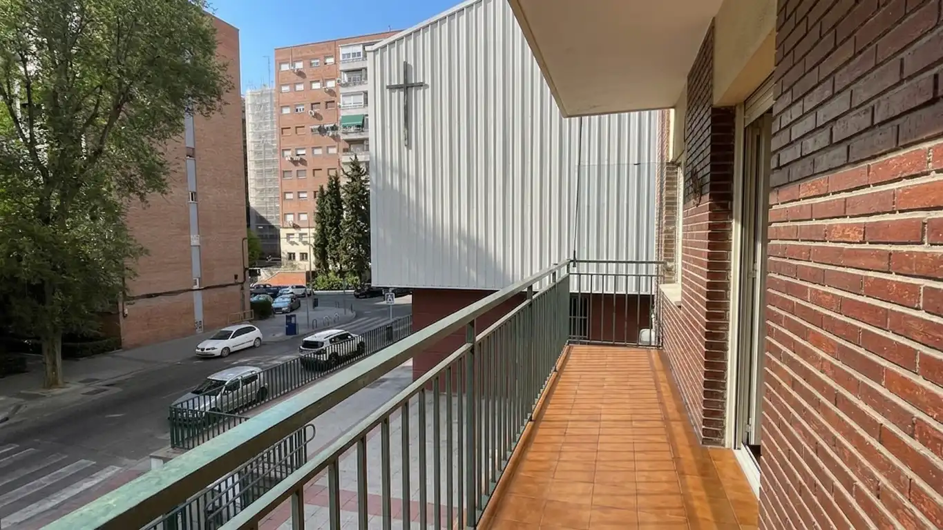 Wohnung mit Aufzug zum Verkauf in Calle Fernando Poo