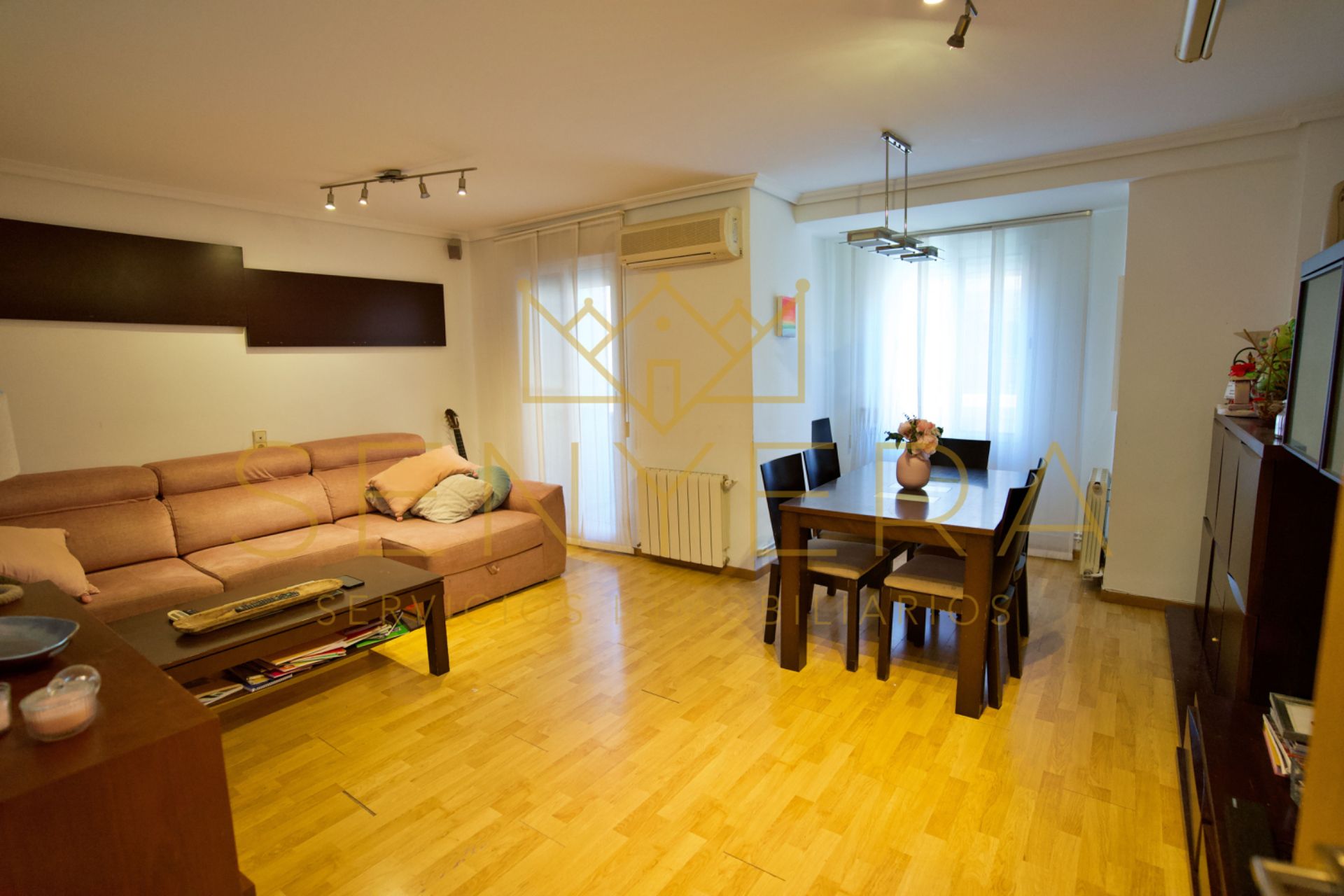 Living room of Flat for sale in  Valencia Capital  with Air Conditioner and Balcony