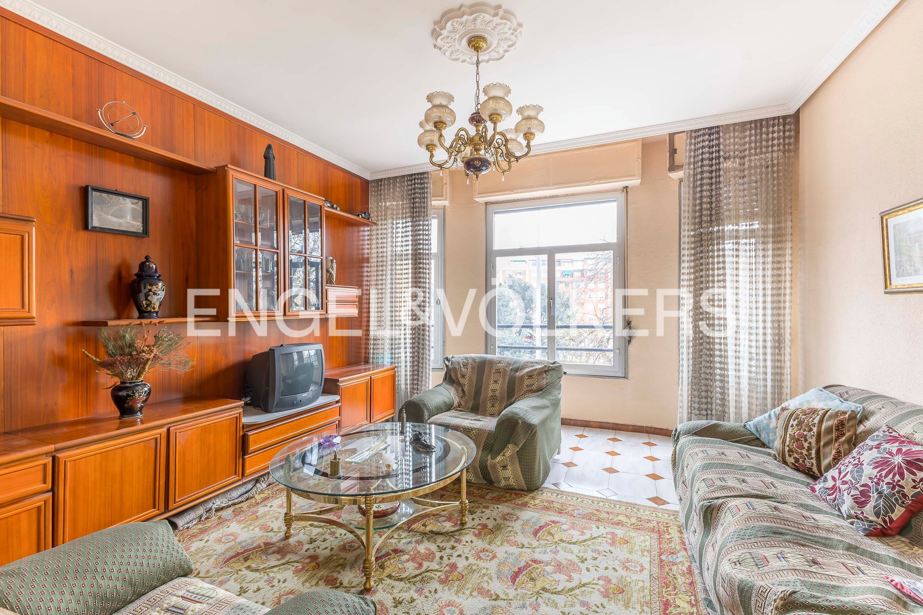 Living room of Flat for sale in  Madrid Capital  with Heating