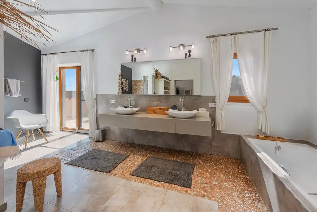 Casa rústica con piscina en venta en Selva, imagen 14