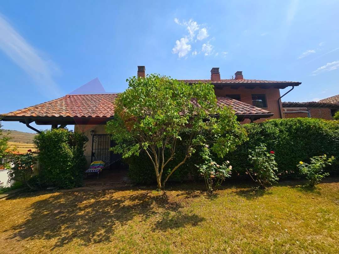 Garden of House or chalet for sale in Matute  with Heating, Private garden and Storage room