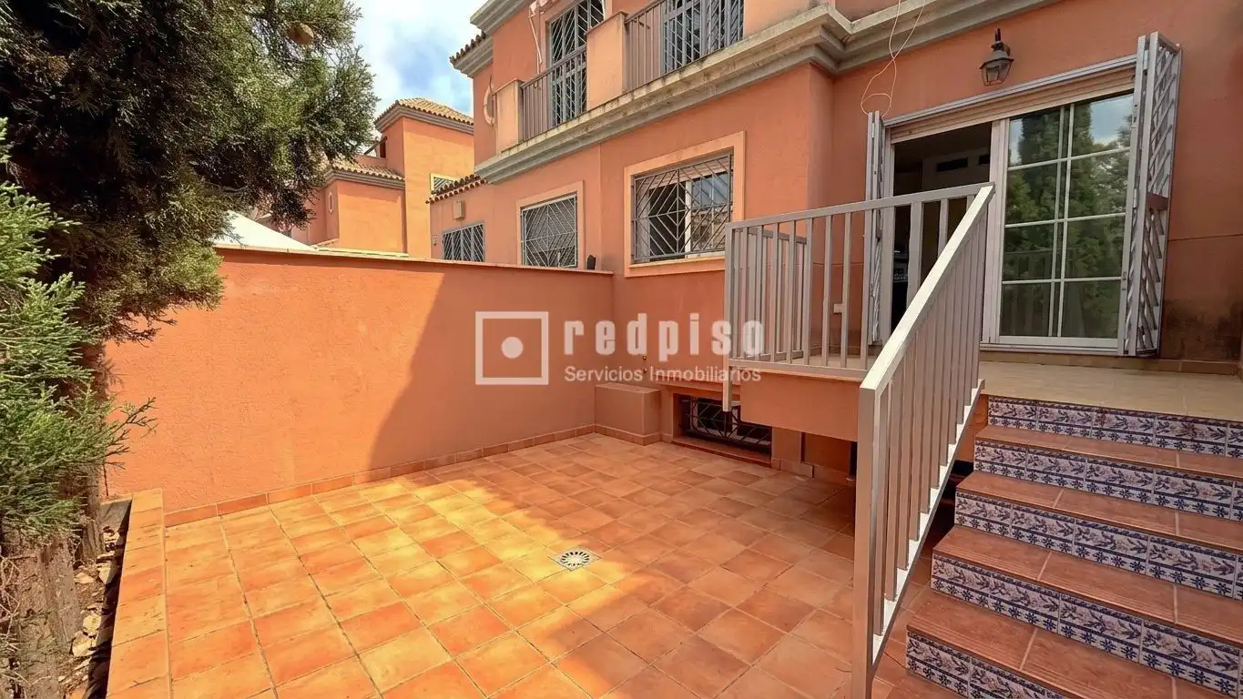 Jardí de Casa o xalet de lloguer en Málaga amb Aire condicionat, Calefacció i Jardí privat