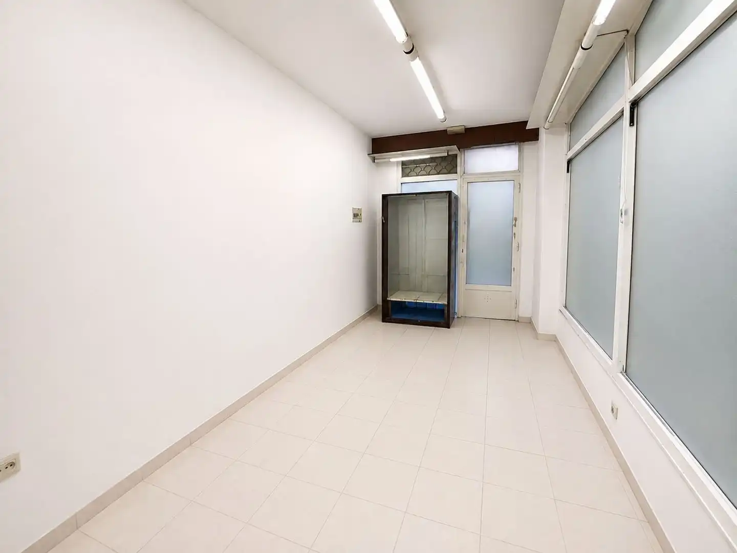 Business premises for sale in Calle Alcalde Salorio Suárez, imagen 2