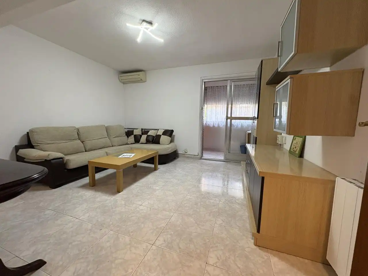 Wohnung zur Miete in De Virgen Del Templo, Montserrat - Parque Empresarial