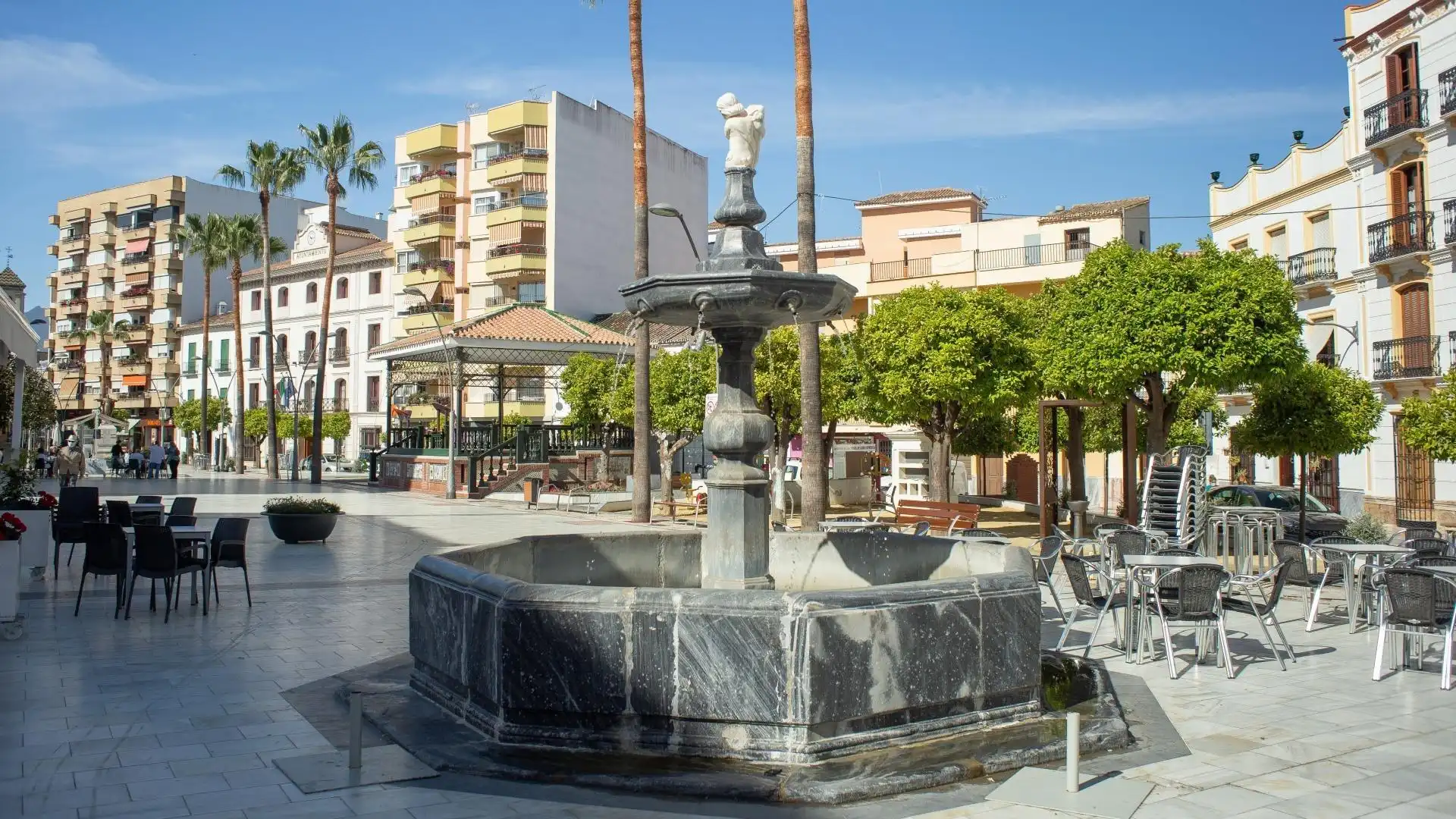 Vista exterior de Casa adosada en venta en Coín
