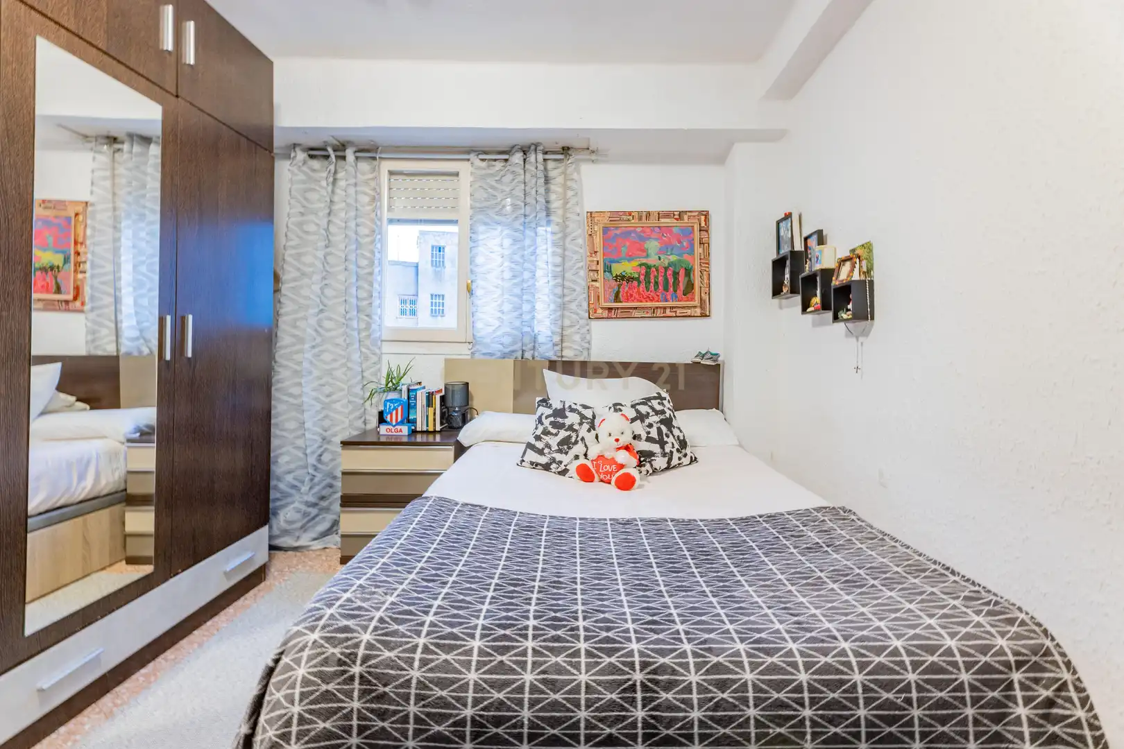Habitación de Piso en venta en Valencia con Horno y Balcón