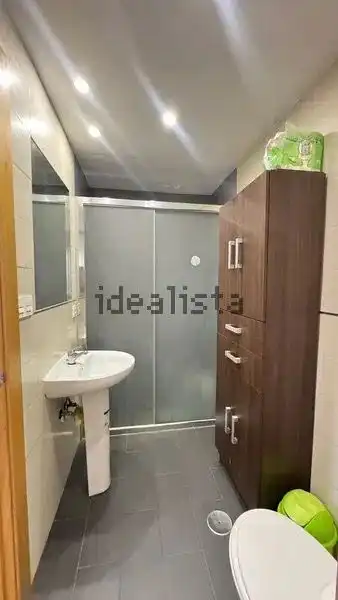 Bathroom of Flat for rent in Granada  with Air Conditioner, Furnished and Washing machine