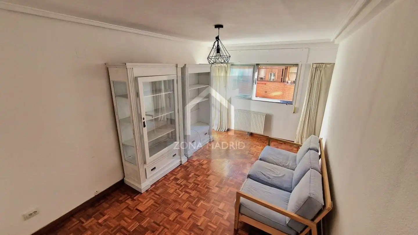 Living room of Flat for sale in Tetuán