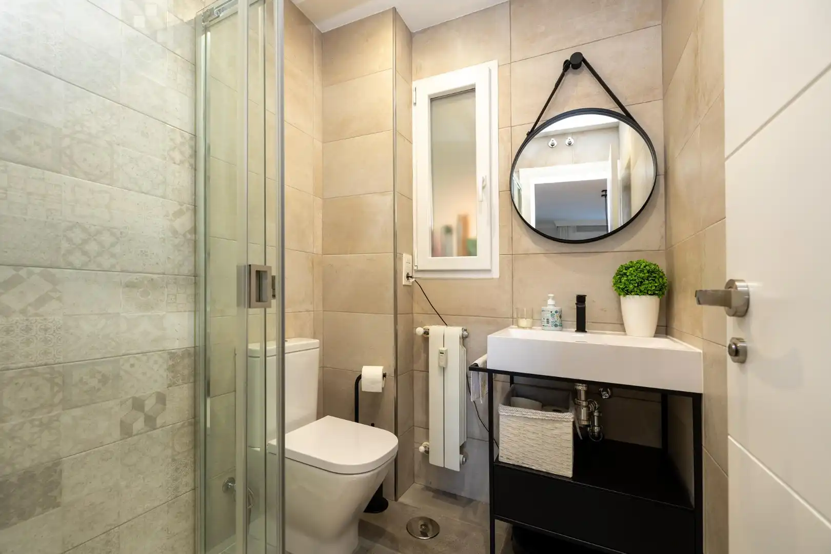 Badezimmer von Dachboden zum Verkauf in Granada mit Terrasse