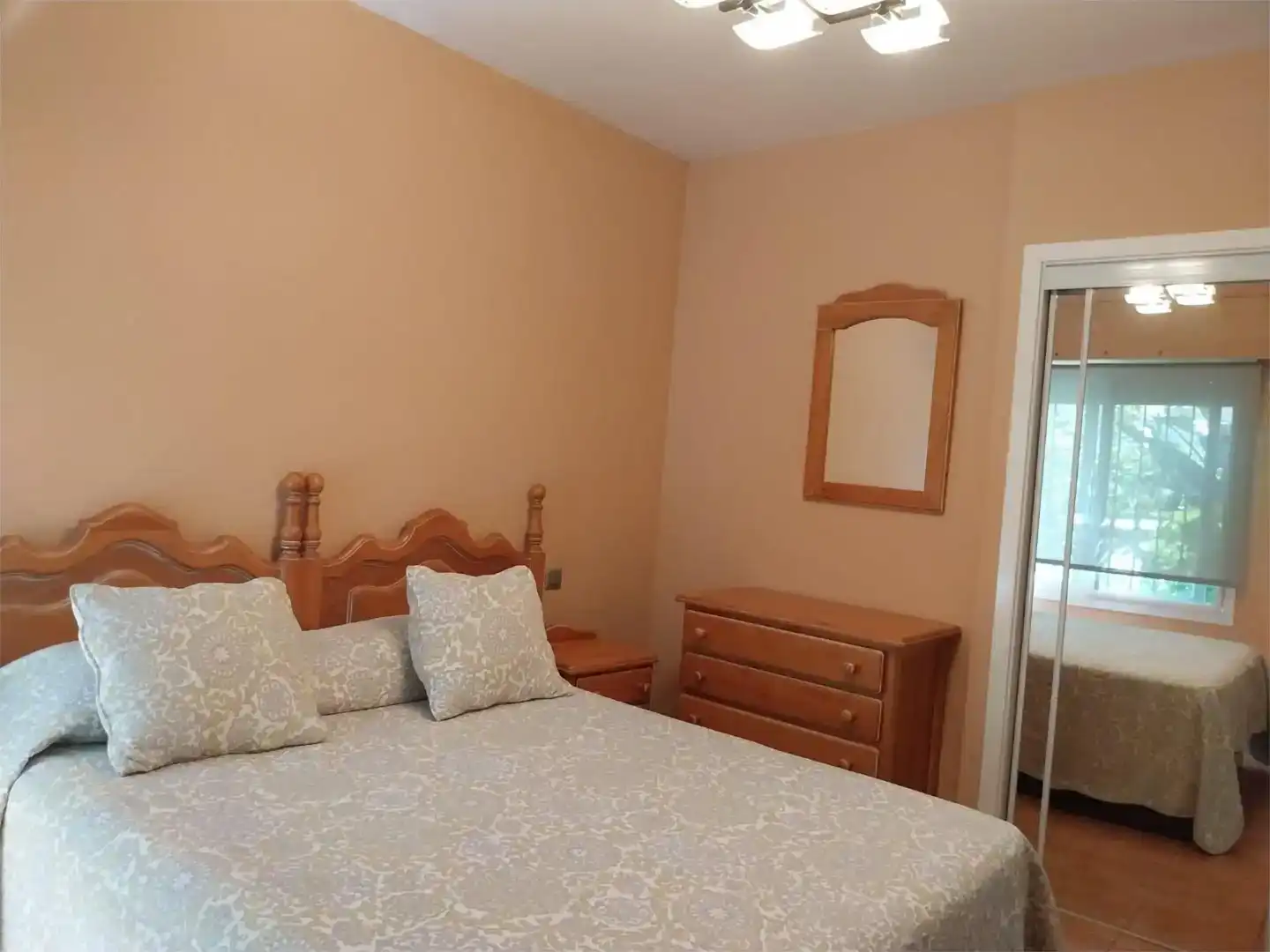 Habitación de Piso en venta en Estepona con Jardín privado, Trastero y Piscina