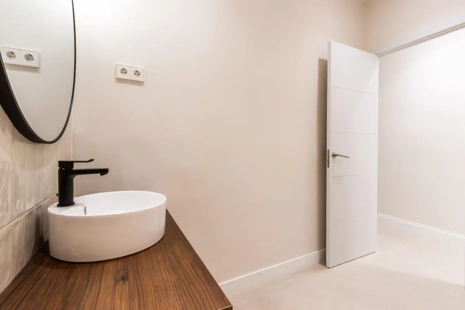 Bathroom of Houses for sale in Sabadell  with Terrace, Storage room and Alarm