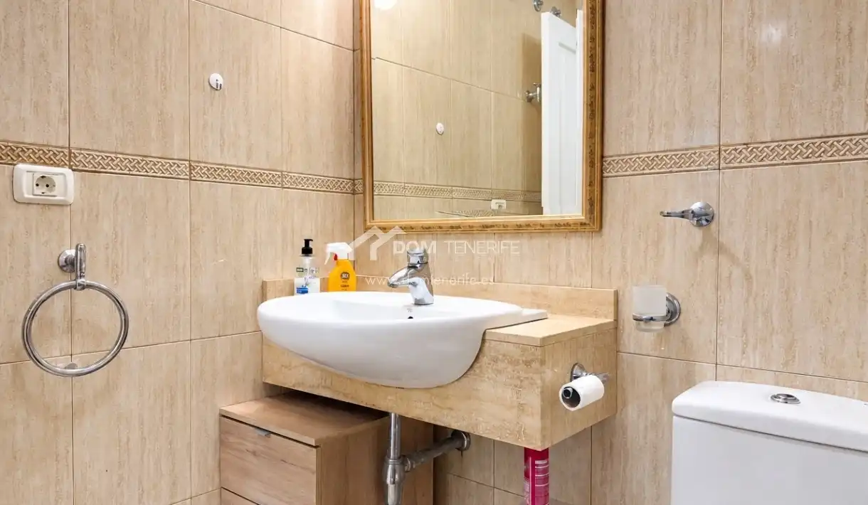 Bathroom of Ground floor for rent in Adeje  with Terrace, Swimming Pool and Furnished