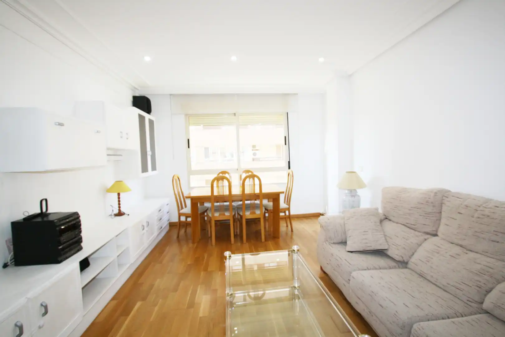 Sala de estar de Piso en venta en Albacete con Calefacción, Parquet y Amueblado