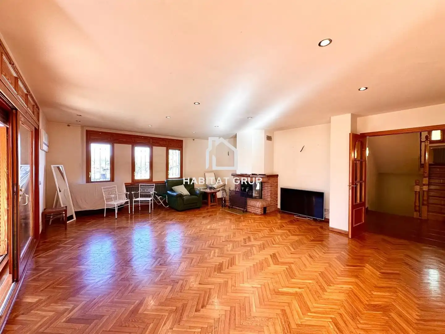 Sala d'estar de Casa o xalet en venda en Girona amb Calefacció, Jardí privat i Traster
