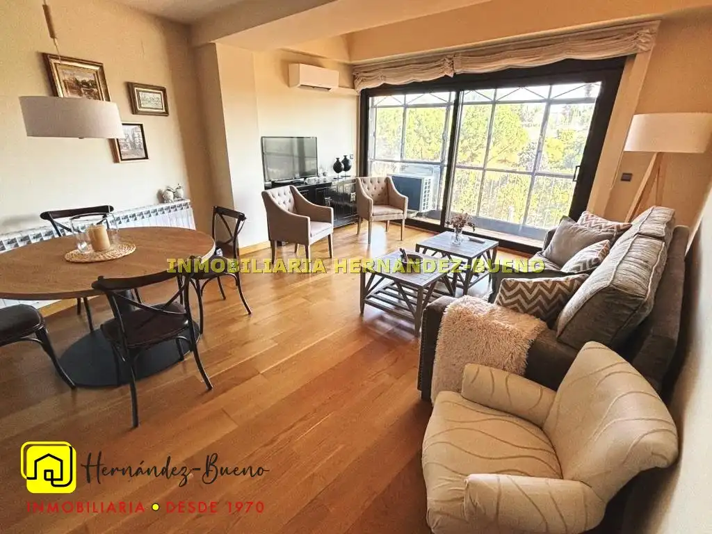 Flat with terrace for sale in Centro