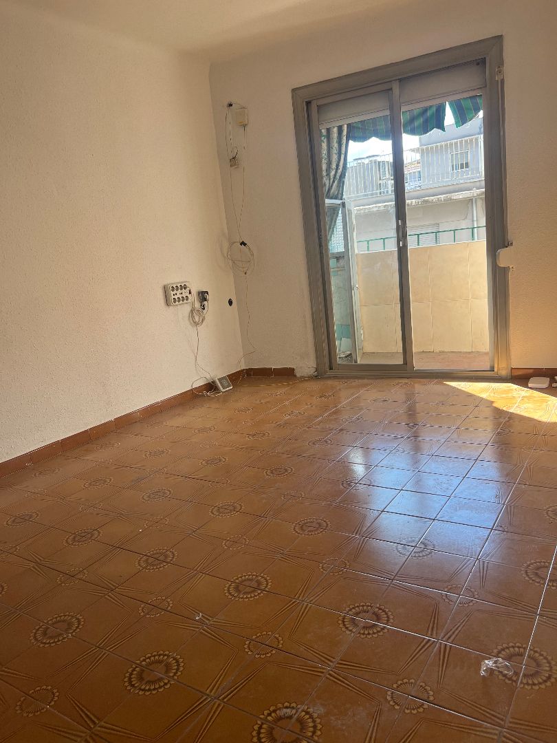 Habitación de Piso en venta en  Barcelona Capital con Balcón