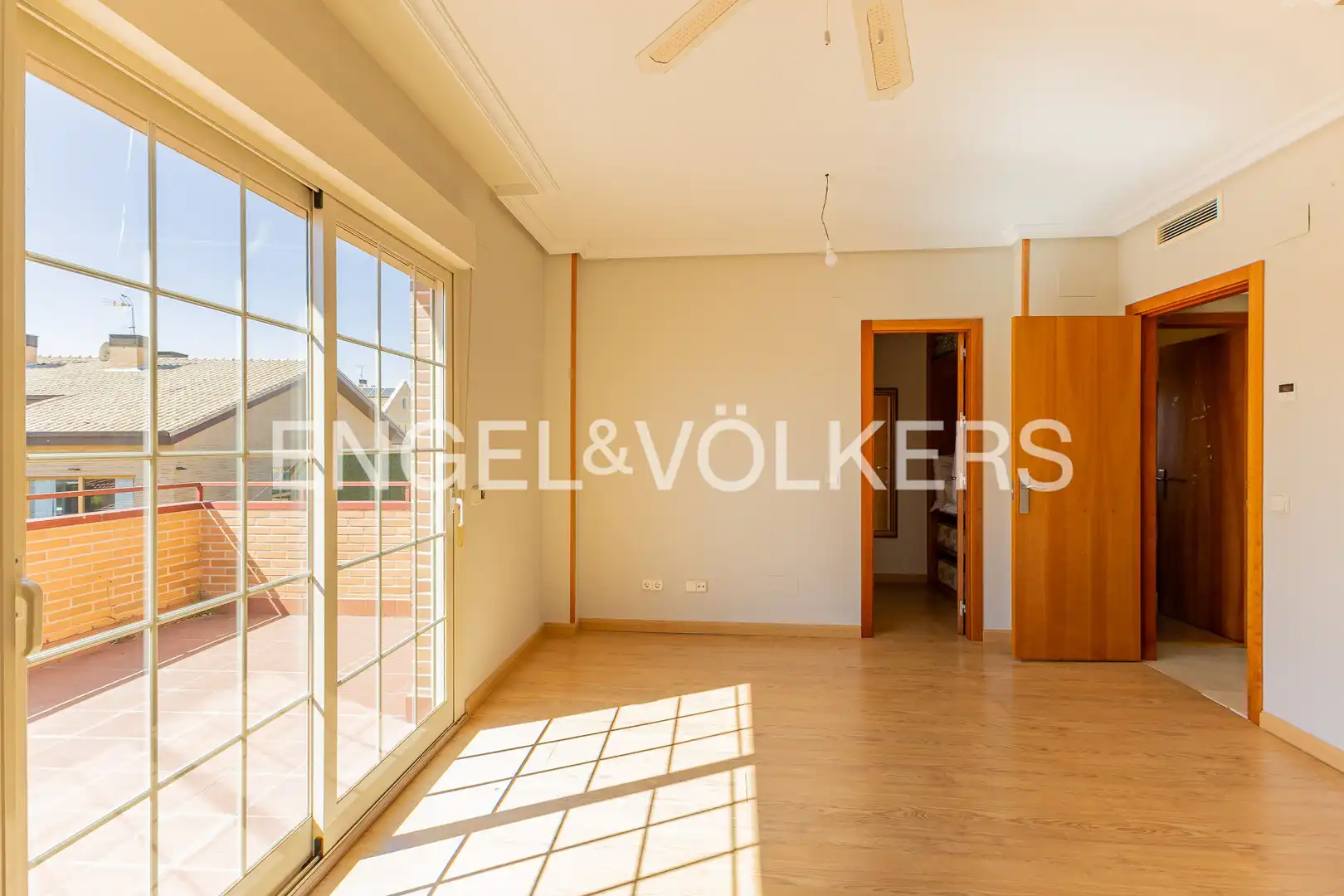 Bedroom of Houses for sale in Villanueva de la Cañada  with Air Conditioner, Heating and Private garden