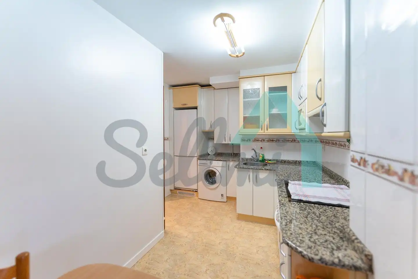 Kitchen of Flat for rent in Lugones