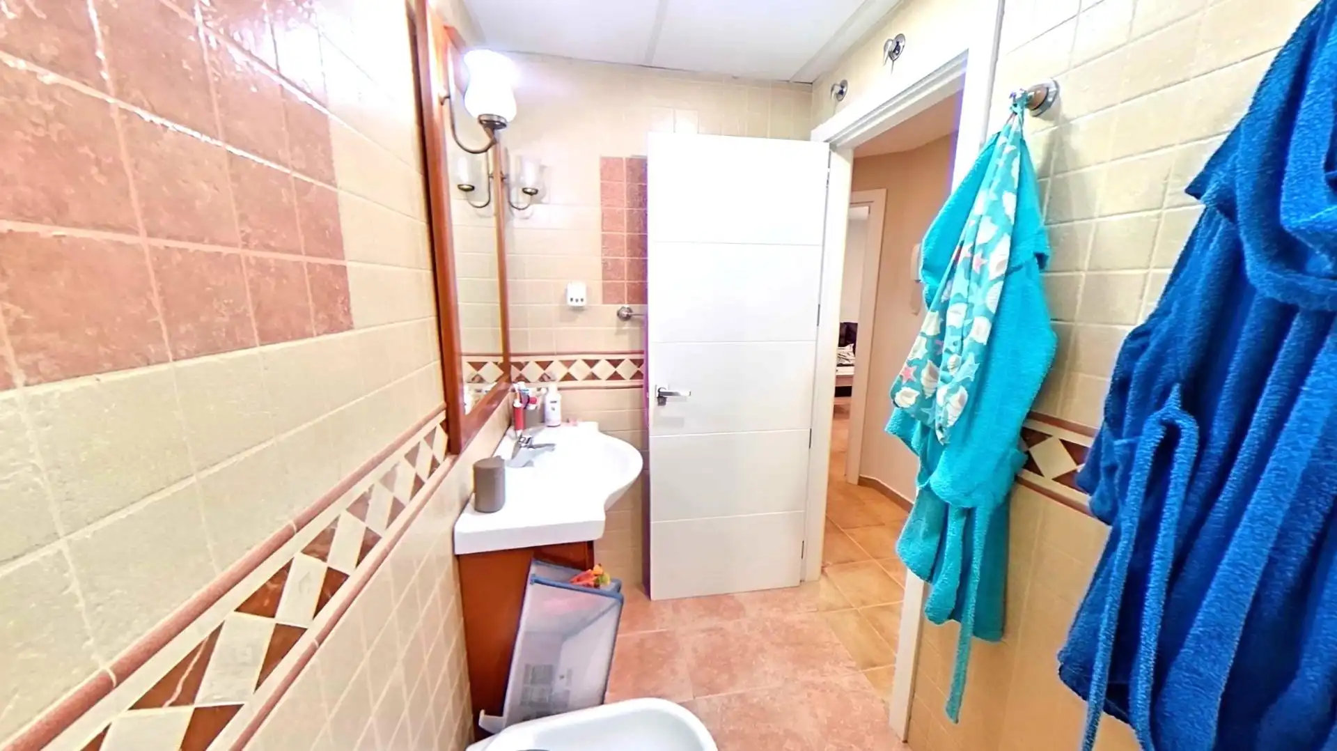 Bathroom of Flat for sale in Paracuellos de Jarama  with Air Conditioner, Terrace and Balcony