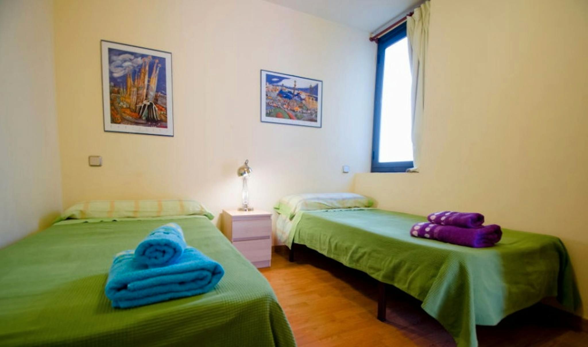 Dormitori de Pis de lloguer en  Barcelona Capital amb Aire condicionat, Calefacció i Moblat