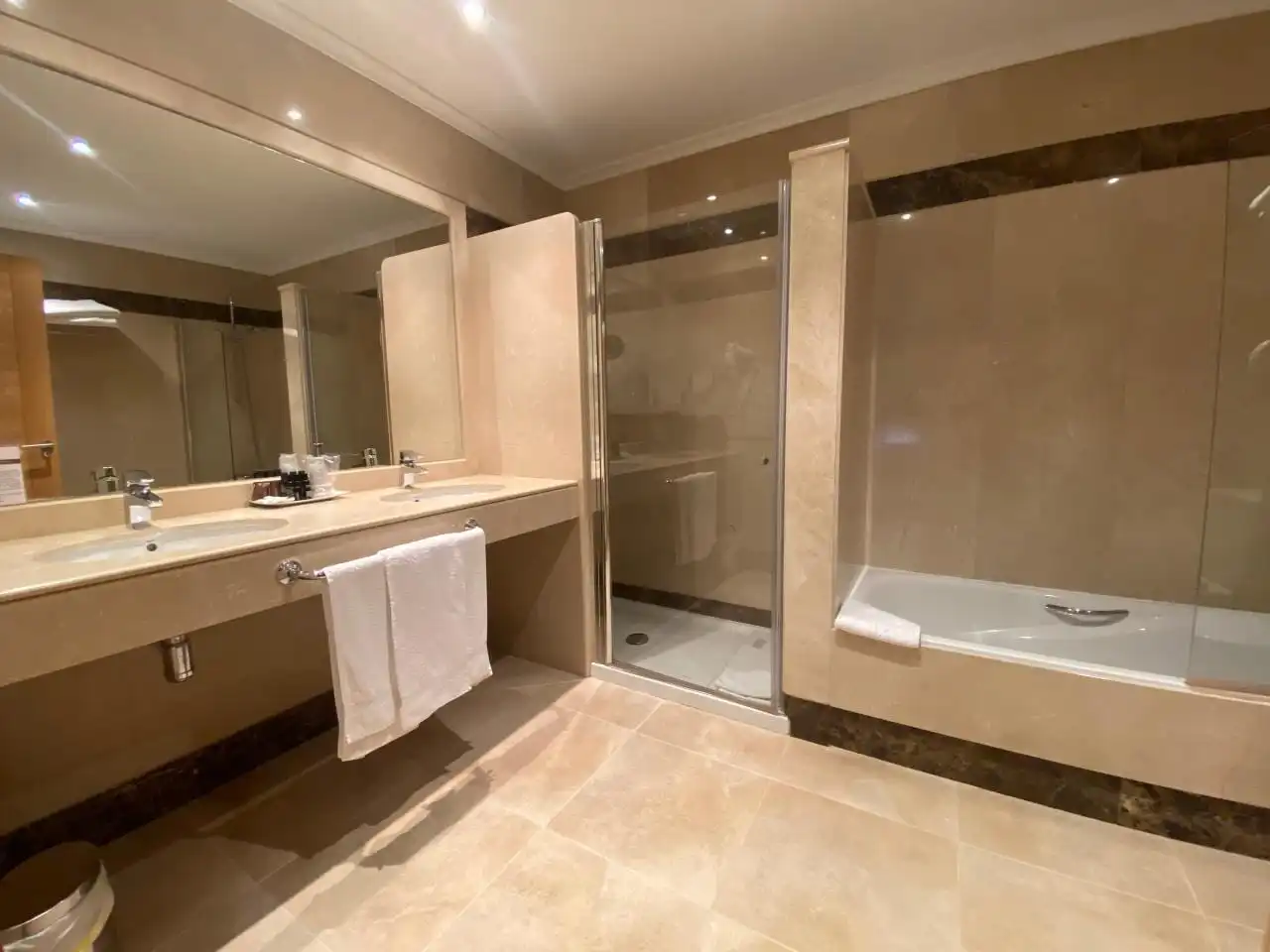 Local comercial en venda a Avenida Luis Alonso 17 24200 Valencia De Don Juan, imagen 17