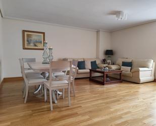 Living room of Flat for sale in Valladolid Capital  with Heating, Parquet flooring and Terrace