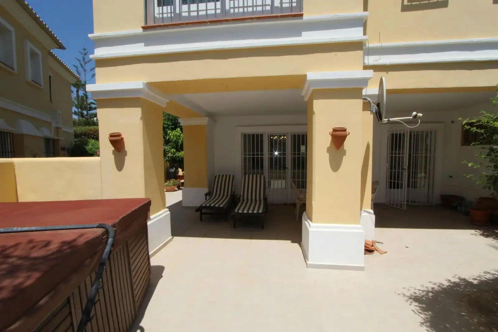 Terrassa de Casa adosada en venda en Marbella amb Terrassa, Moblat i Piscina comunitària