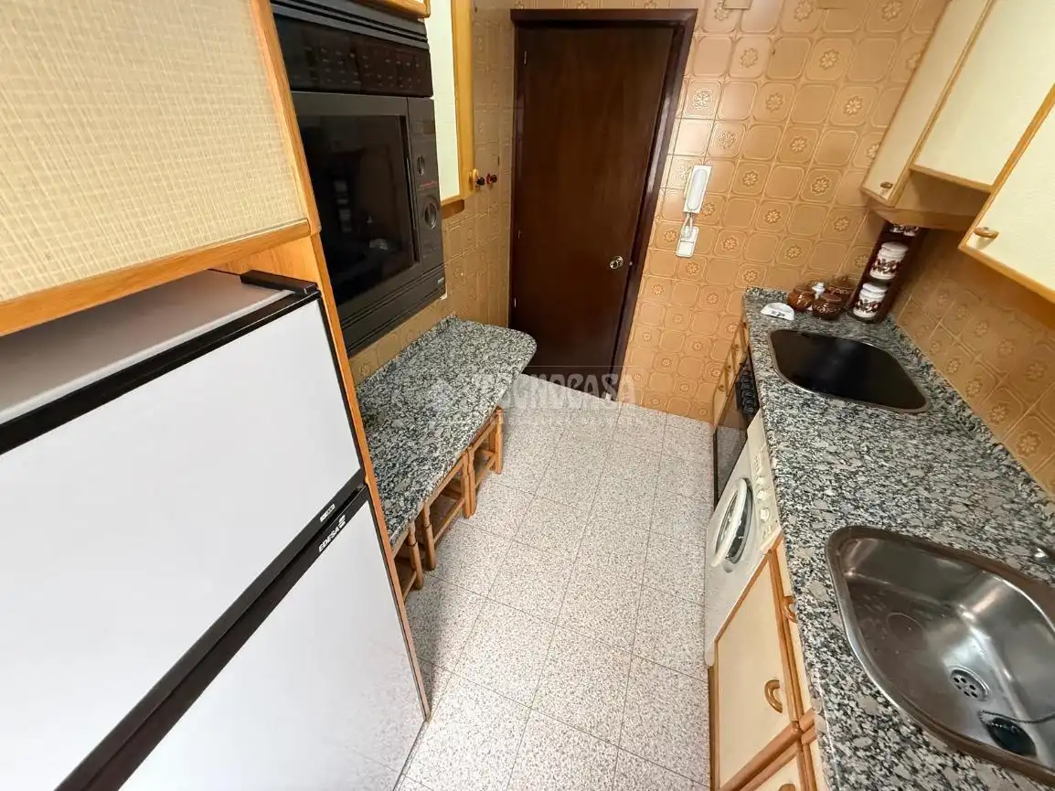 Kitchen of Flat for sale in Zaragoza  with Heating, Storage room and Furnished