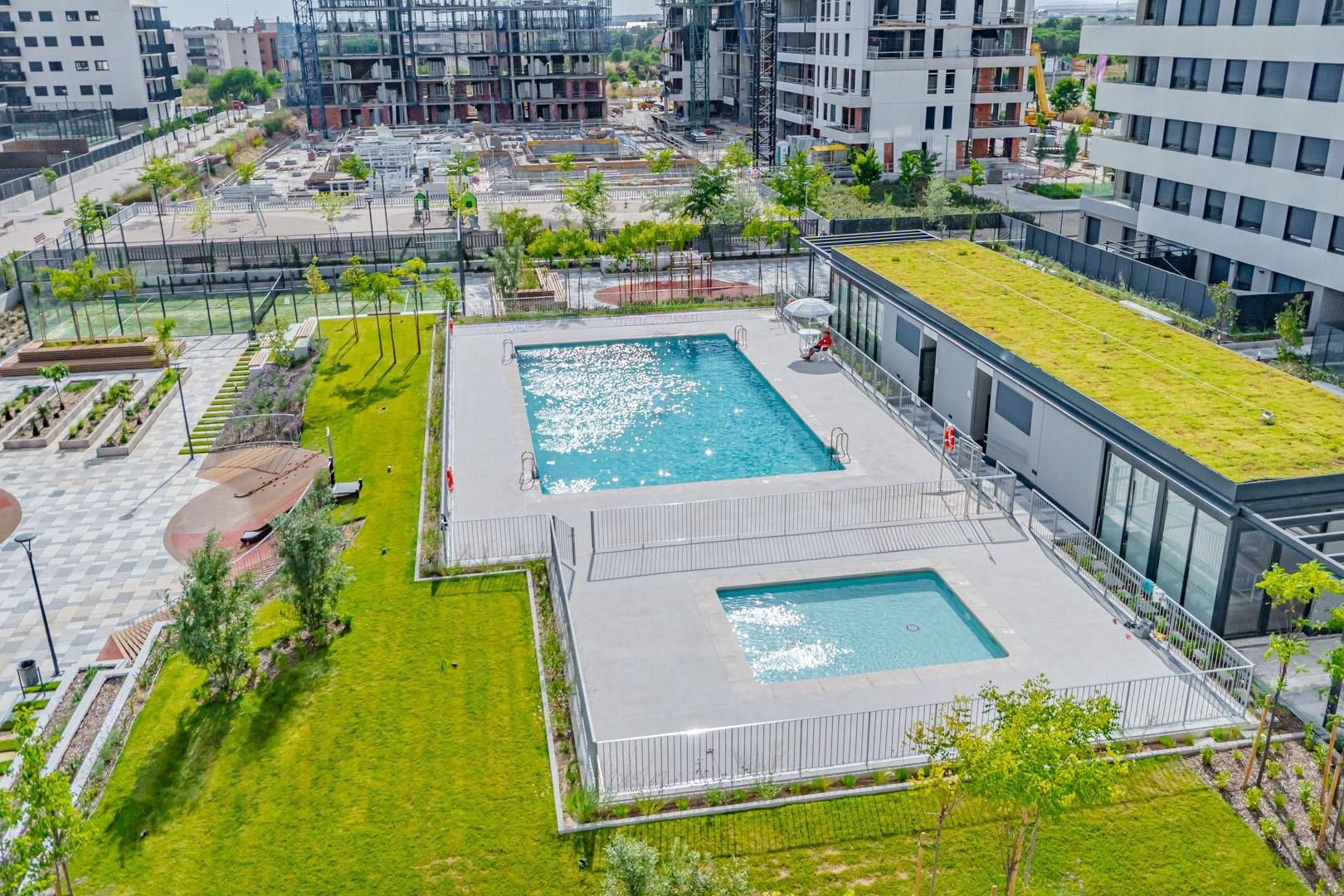 Swimming pool of Flat for sale in Alcalá de Henares  with Air Conditioner, Heating and Private garden