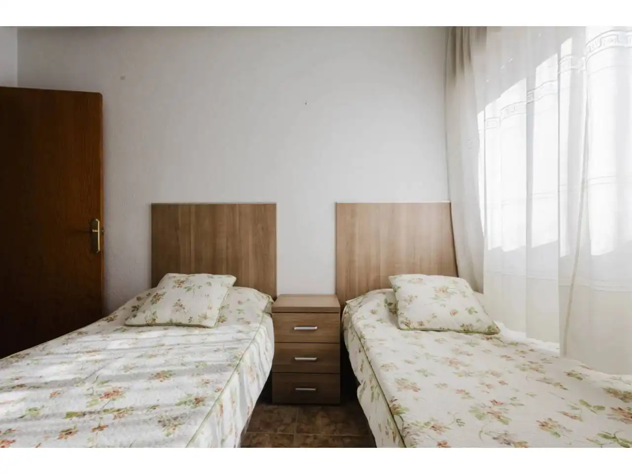 Habitación de Apartamento en venta en Torrevieja con Aire acondicionado, Calefacción y Terraza