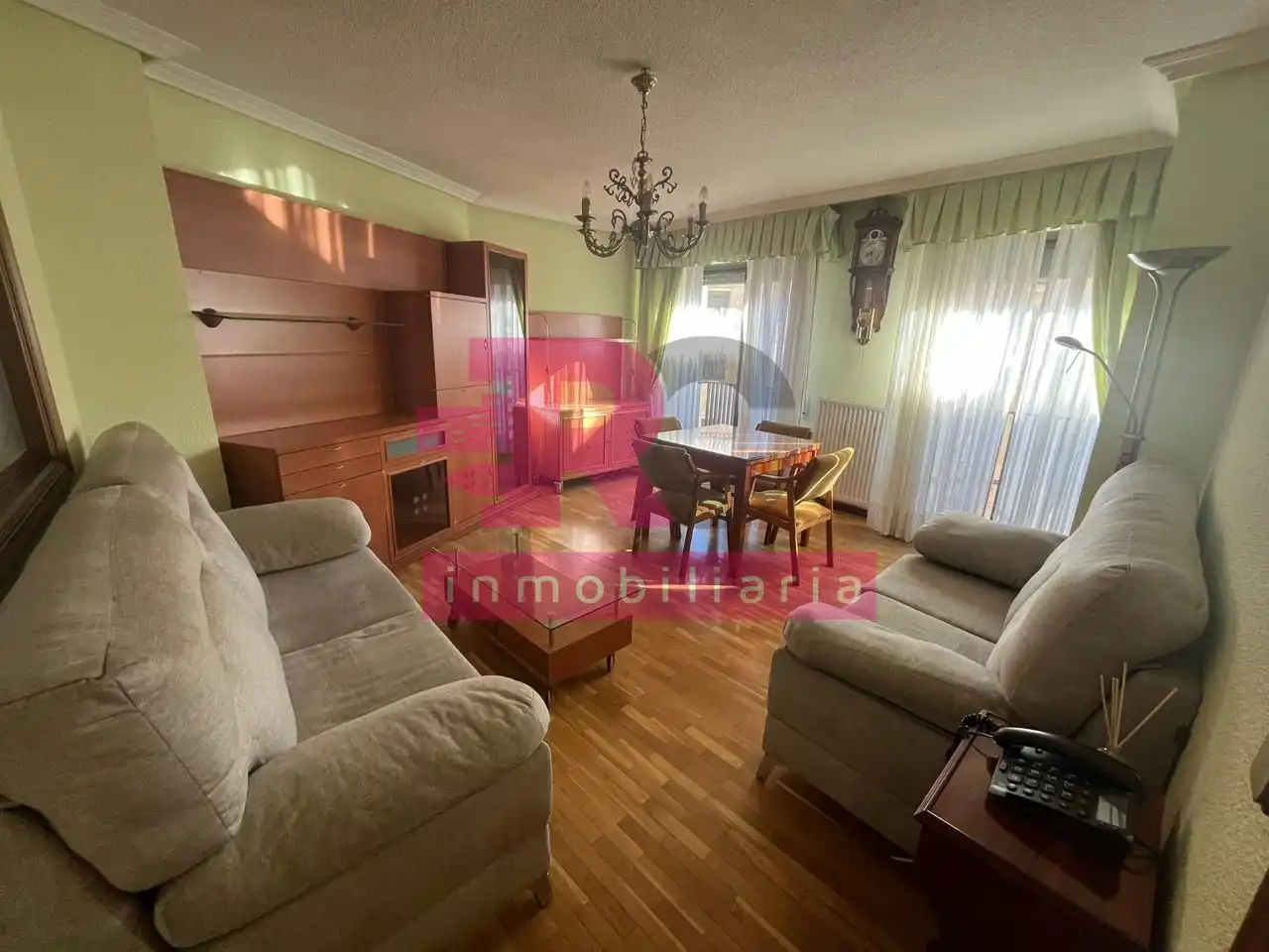 Sala d'estar de Pis en venda en Salamanca Capital amb Calefacció i Parquet