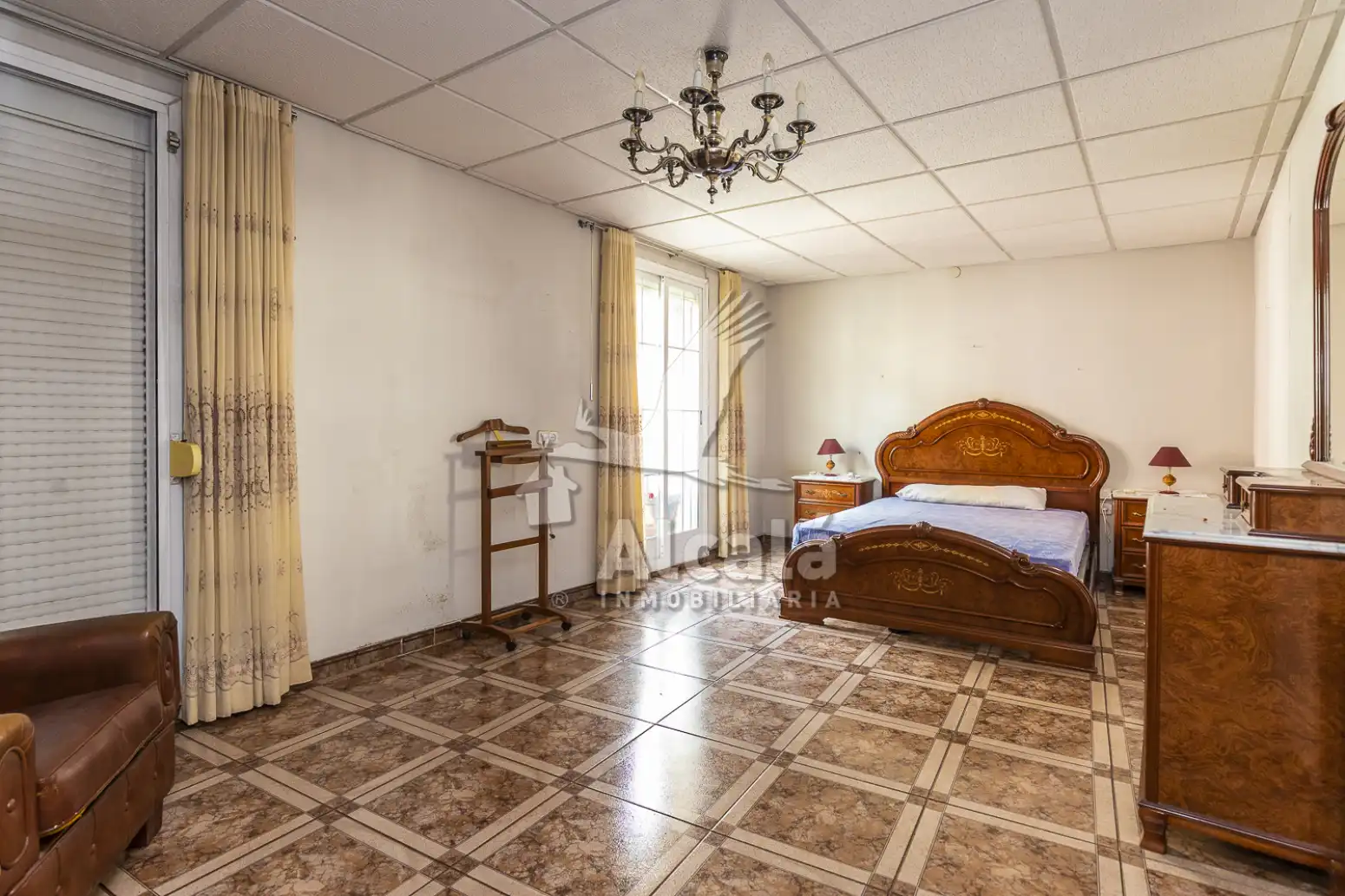 Dormitori de Casa o xalet en venda en Alcalá de Henares amb Calefacció, Traster i Balcó