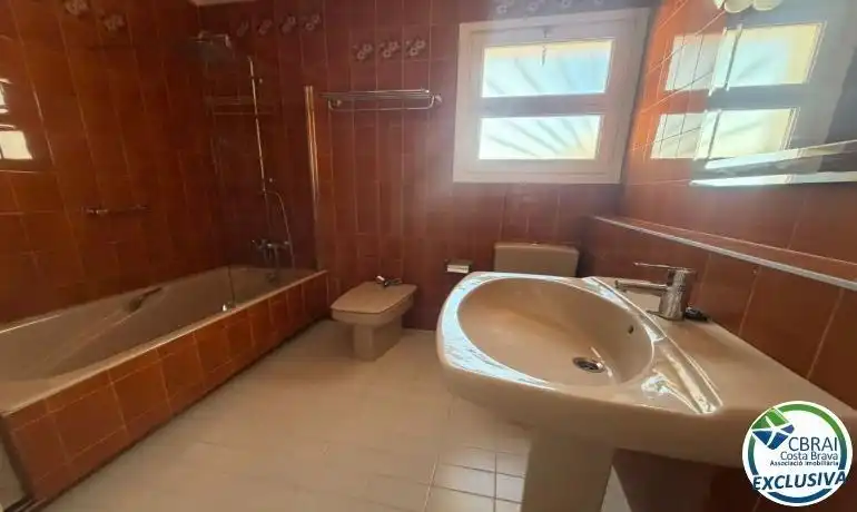 Bathroom of Attic for sale in Roses  with Terrace
