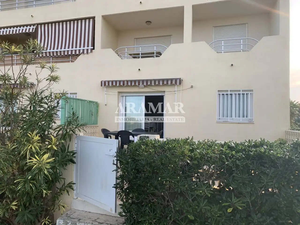Vista exterior de Apartamento en venta en Dénia con Terraza