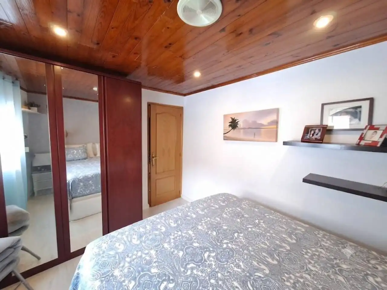 Habitación de Casa adosada en venta en Cardeñajimeno con Calefacción y Parquet