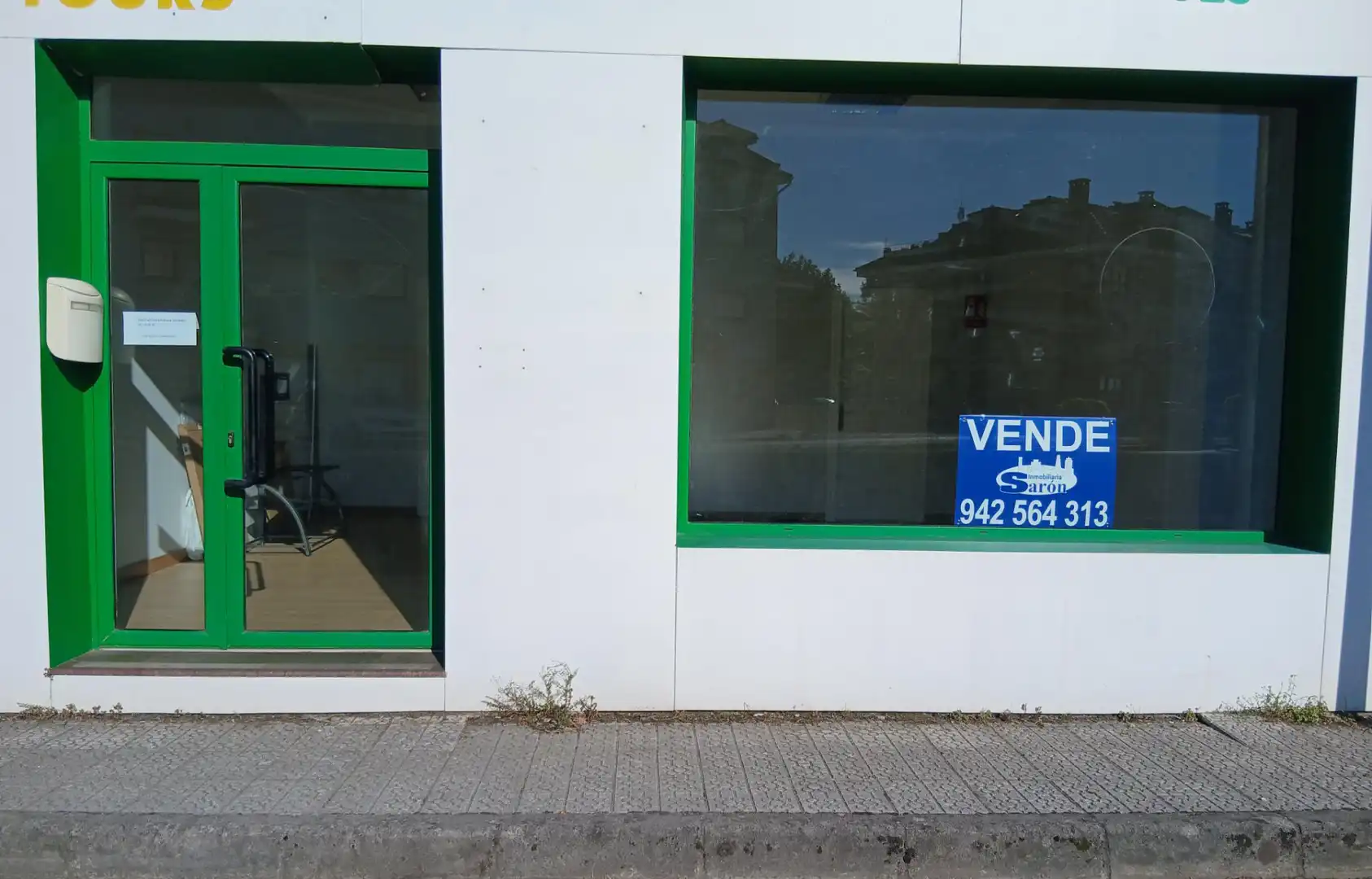Local comercial en venta en Avenida de Solares 8