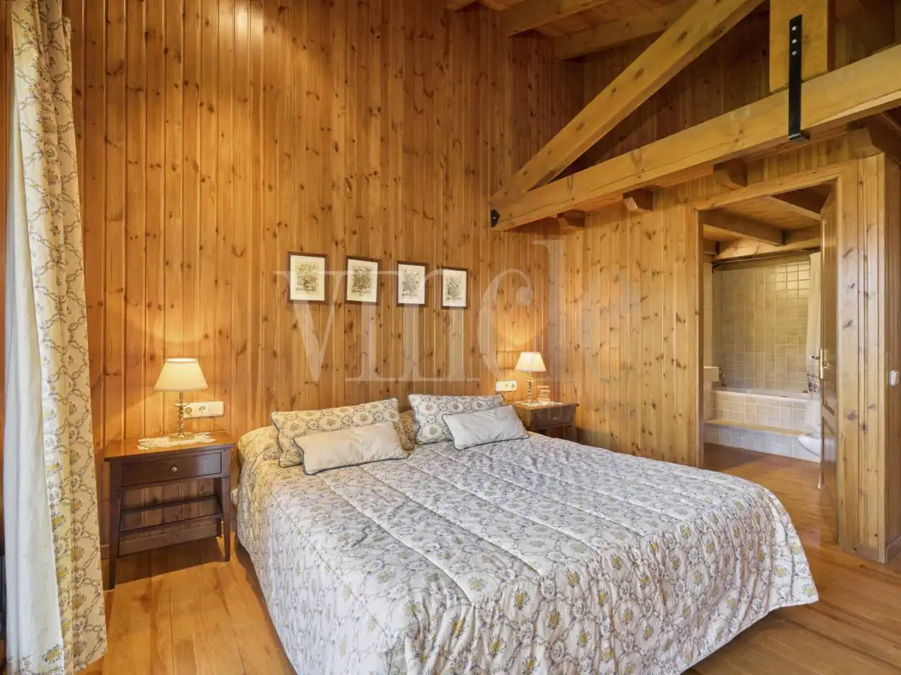 Dormitori de Casa o xalet en venda en Fontanals de Cerdanya amb Calefacció, Jardí privat i Parquet