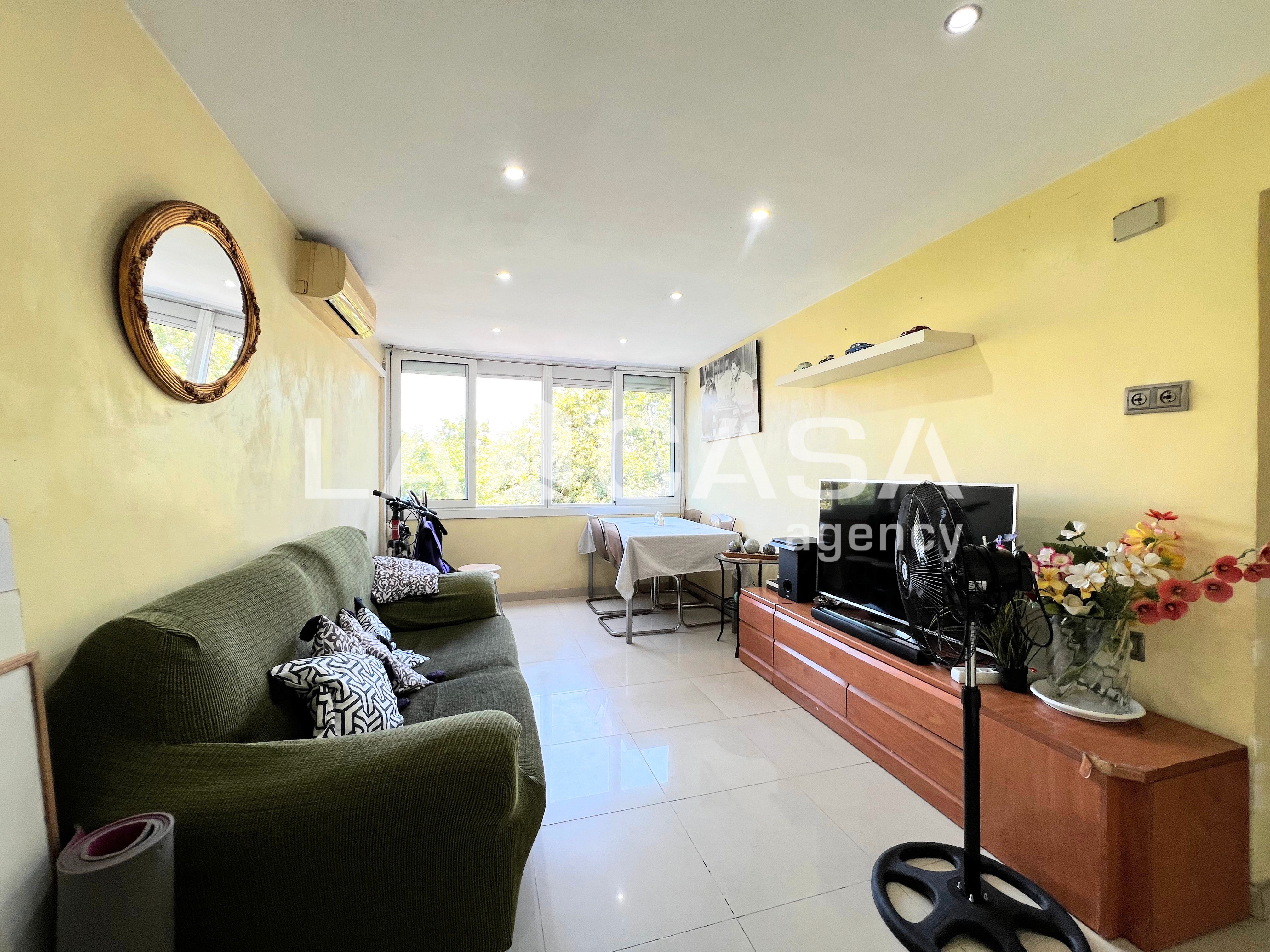 Living room of Flat for sale in Badalona