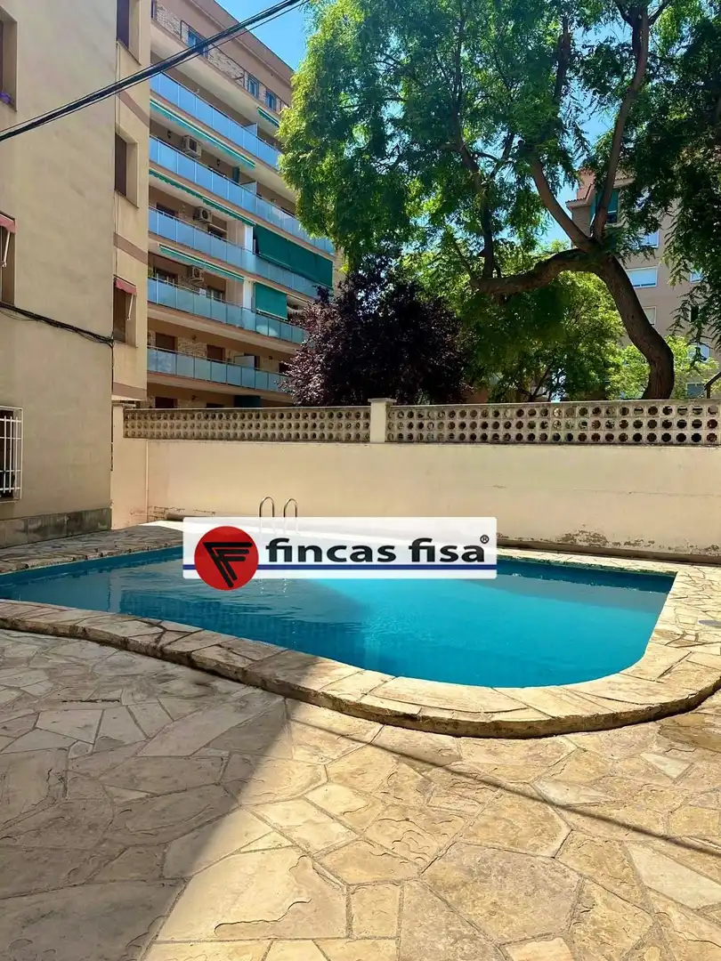 Piscina de Pis en venda en Premià de Mar amb Aire condicionat, Calefacció i Terrassa