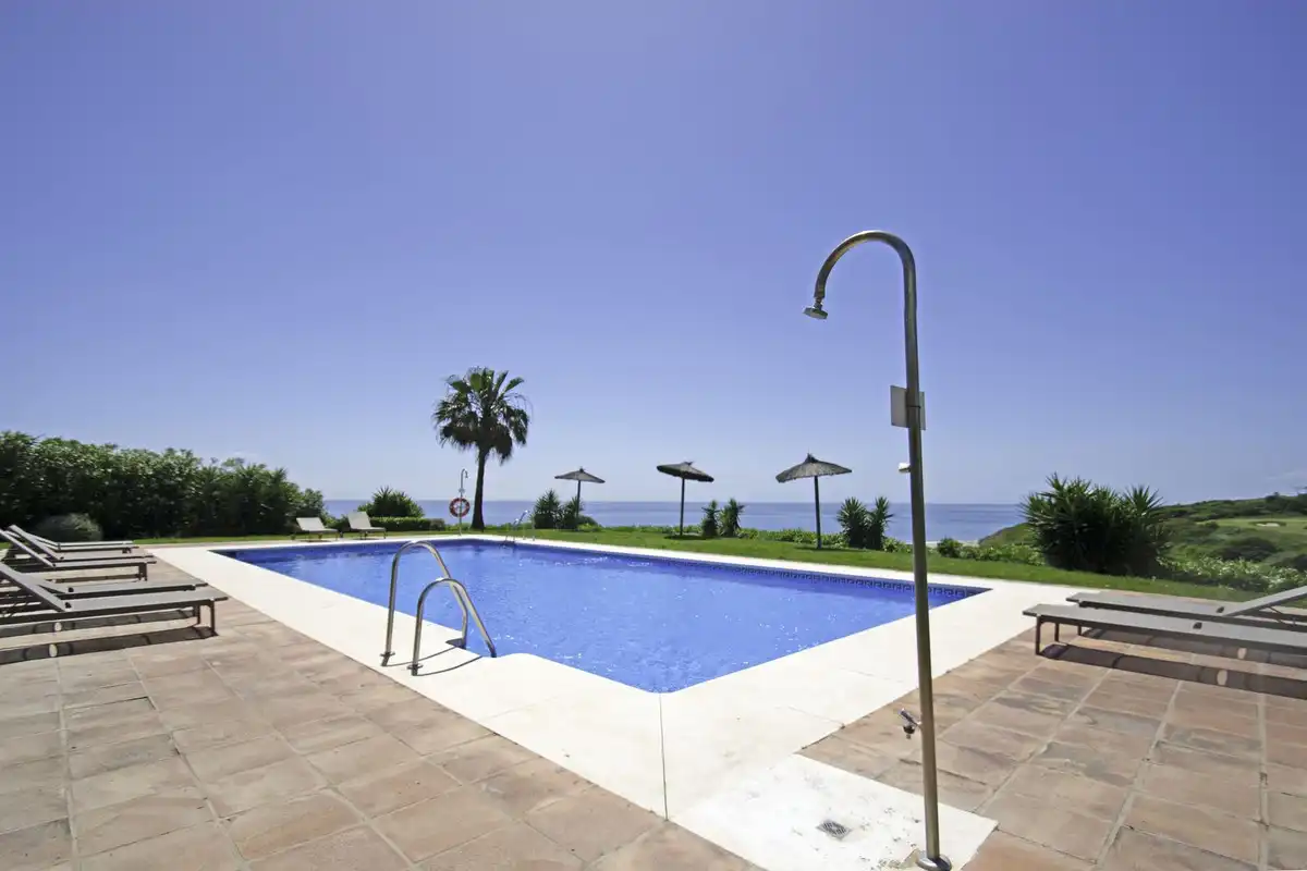 Ground floor with pool for sale in La Alcaidesa, imagen 28