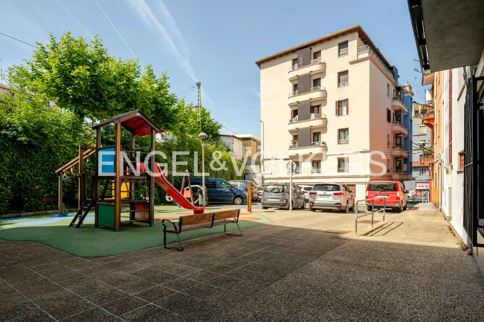 Vista exterior de Piso en venta en Donostia - San Sebastián  con Calefacción y Balcón